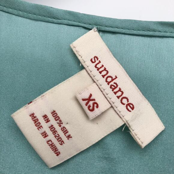 Sundance Silk Top Blouse Size XS Embroidered Floral V Neck 100% Silk Tunic Boho - Picture 4 of 6